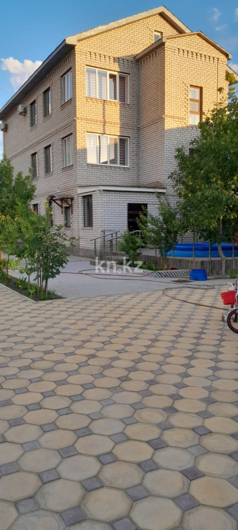 Продажа 8-комнатного дома, 338 м², ул. Кастеева, дом  13 - Продажа квартир в Атырау фото 1 из 18