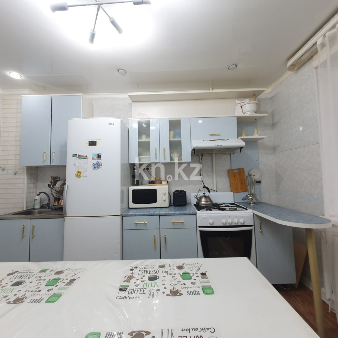 Продажа 4-комнатной квартиры, 91.7 м², 12 мкр. - Продажа квартир в Актобе фото 13 из 26