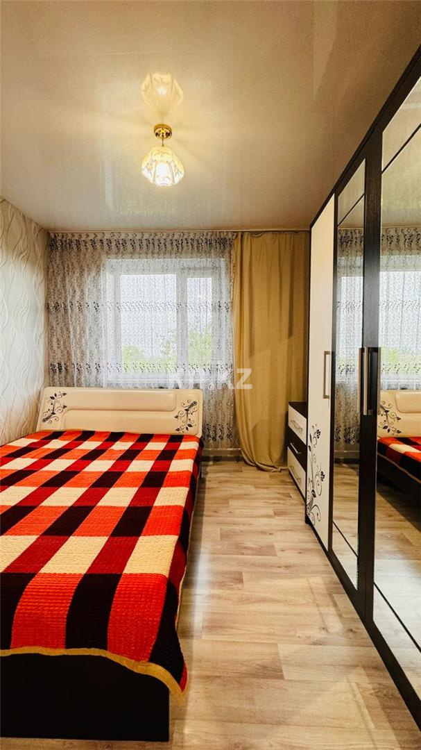 Продажа 3-комнатной квартиры, 48 м², мкр-н 17, дом  52 в Караганде - фото 3