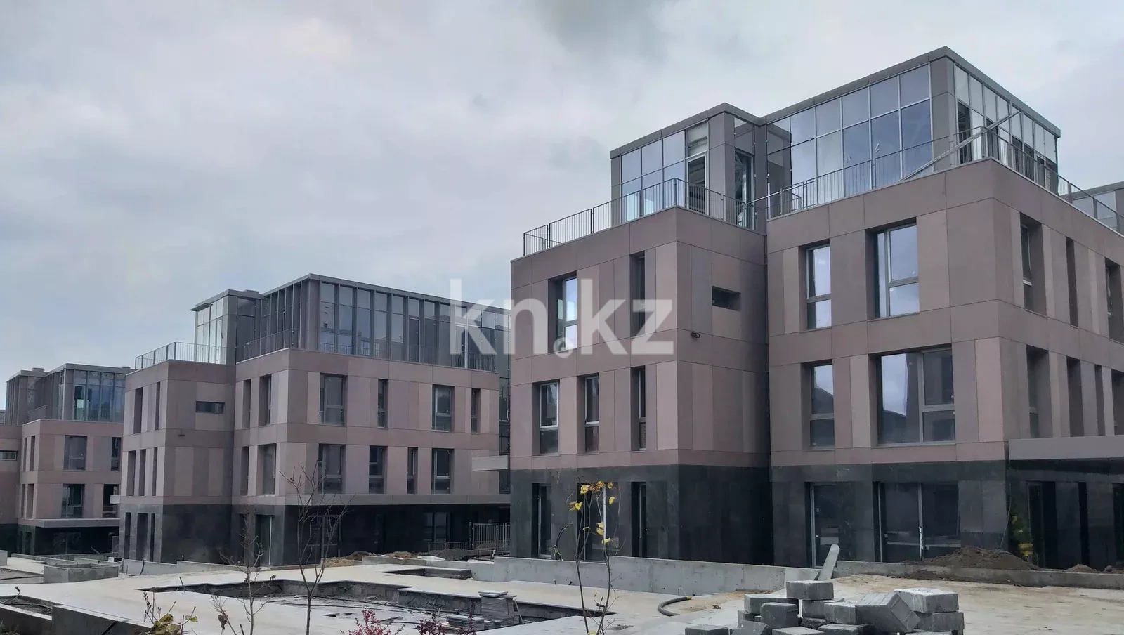 Продажа 3-комнатной квартиры, 134 м² - Продажа  трехкомнатных квартир в Алматы фото 1 из 5