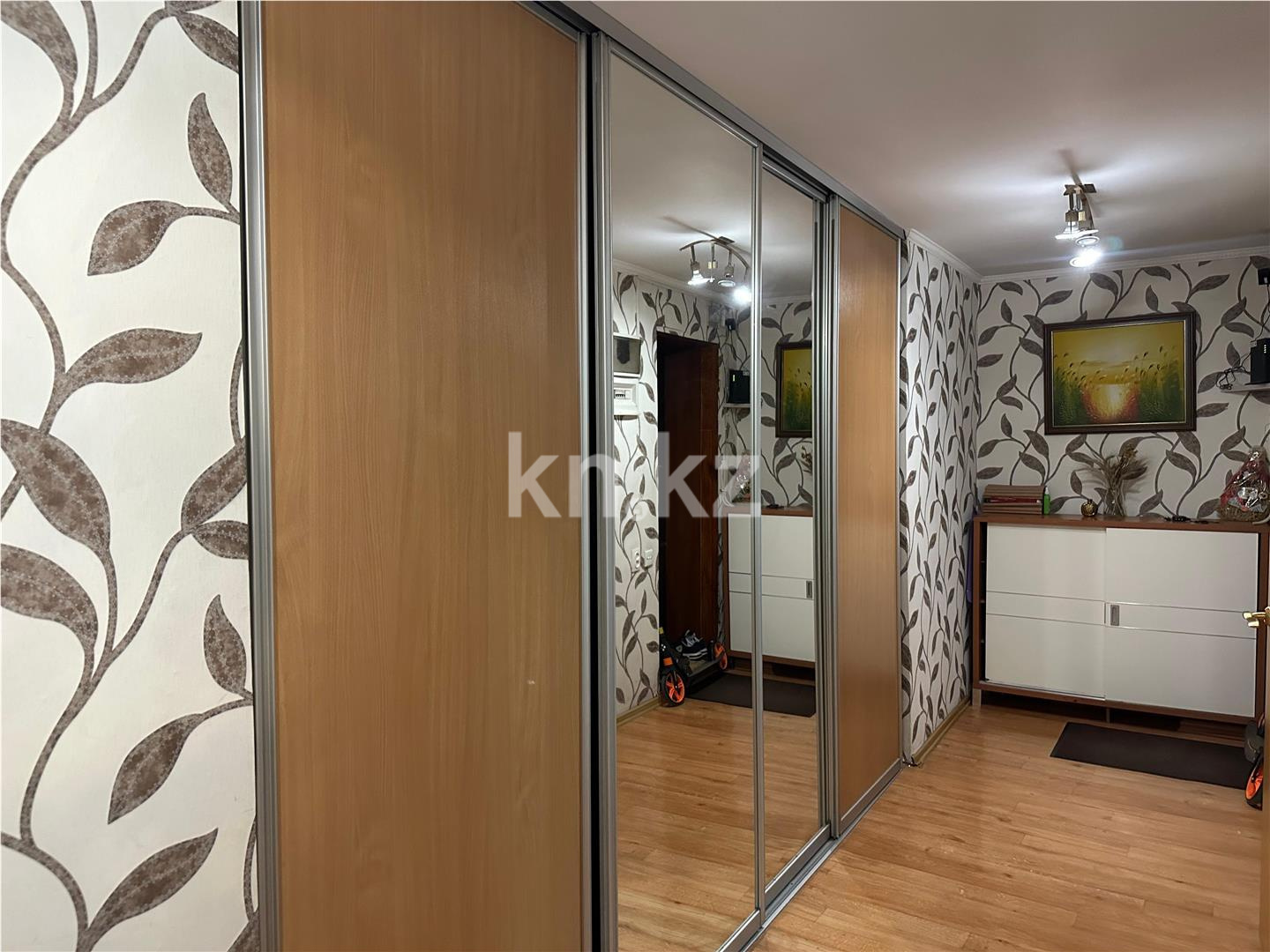 Продажа 3-комнатной квартиры, 95 м², пр. Н. Абдирова - Продажа квартир в Караганде фото 2 из 14