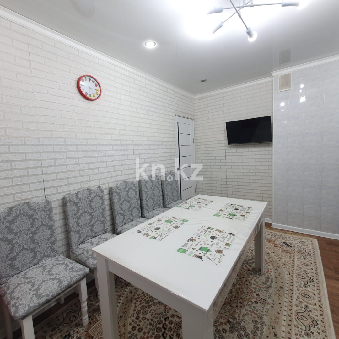 Продажа 4-комнатной квартиры, 91.7 м², 12 мкр. - Продажа квартир в Актобе фото 14 из 26