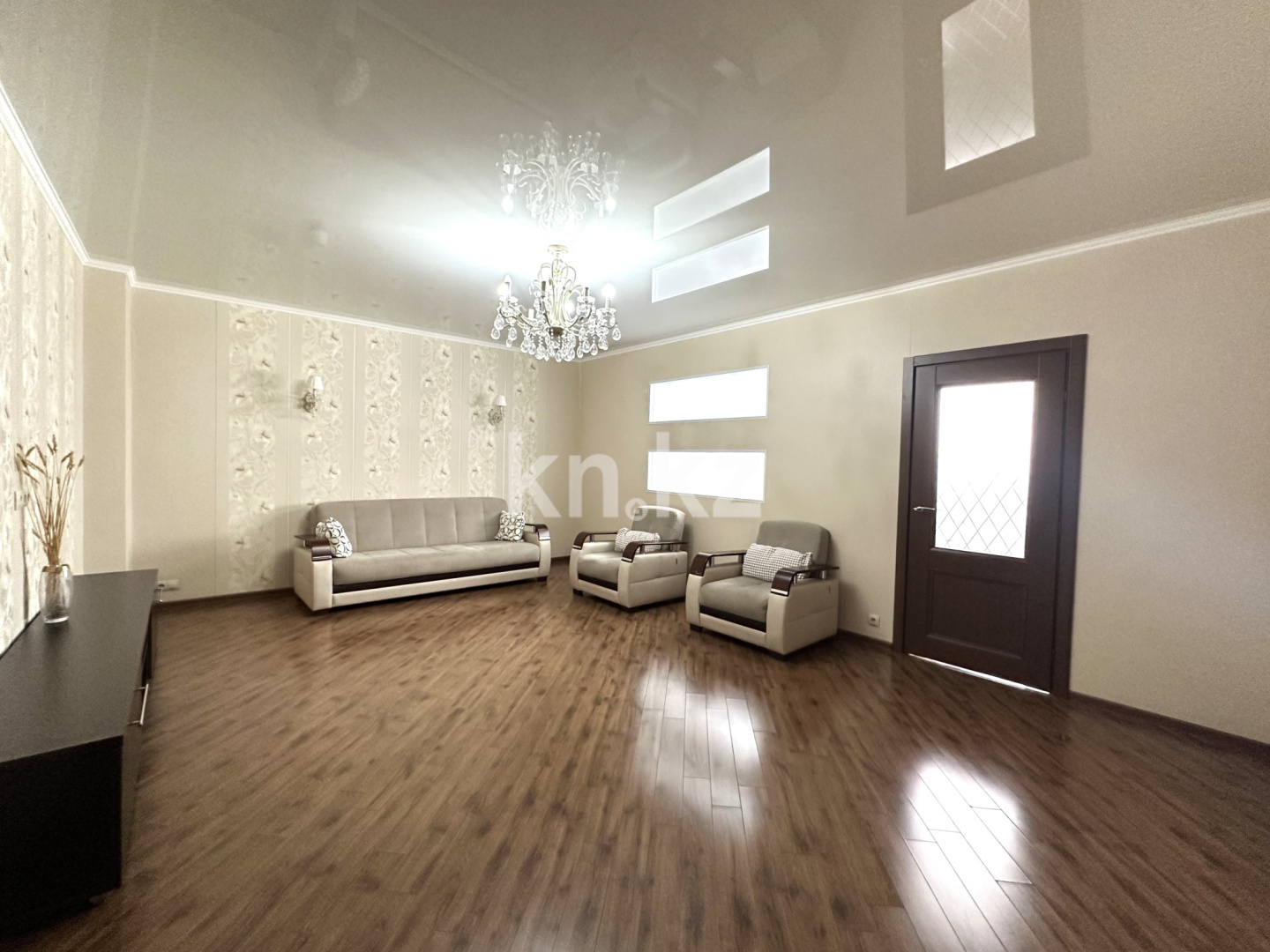 Аренда 3-комнатной квартиры, 117 м², пр. Шахтеров, дом  60 - Аренда  трехкомнатных квартир помесячно в Караганде фото 10 из 40