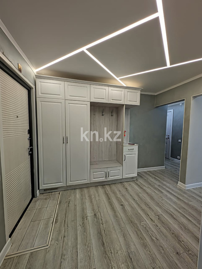 Продажа 3-комнатной квартиры, 63 м² - Продажа жилой и коммерческой недвижимости в Уральске фото 1 из 18