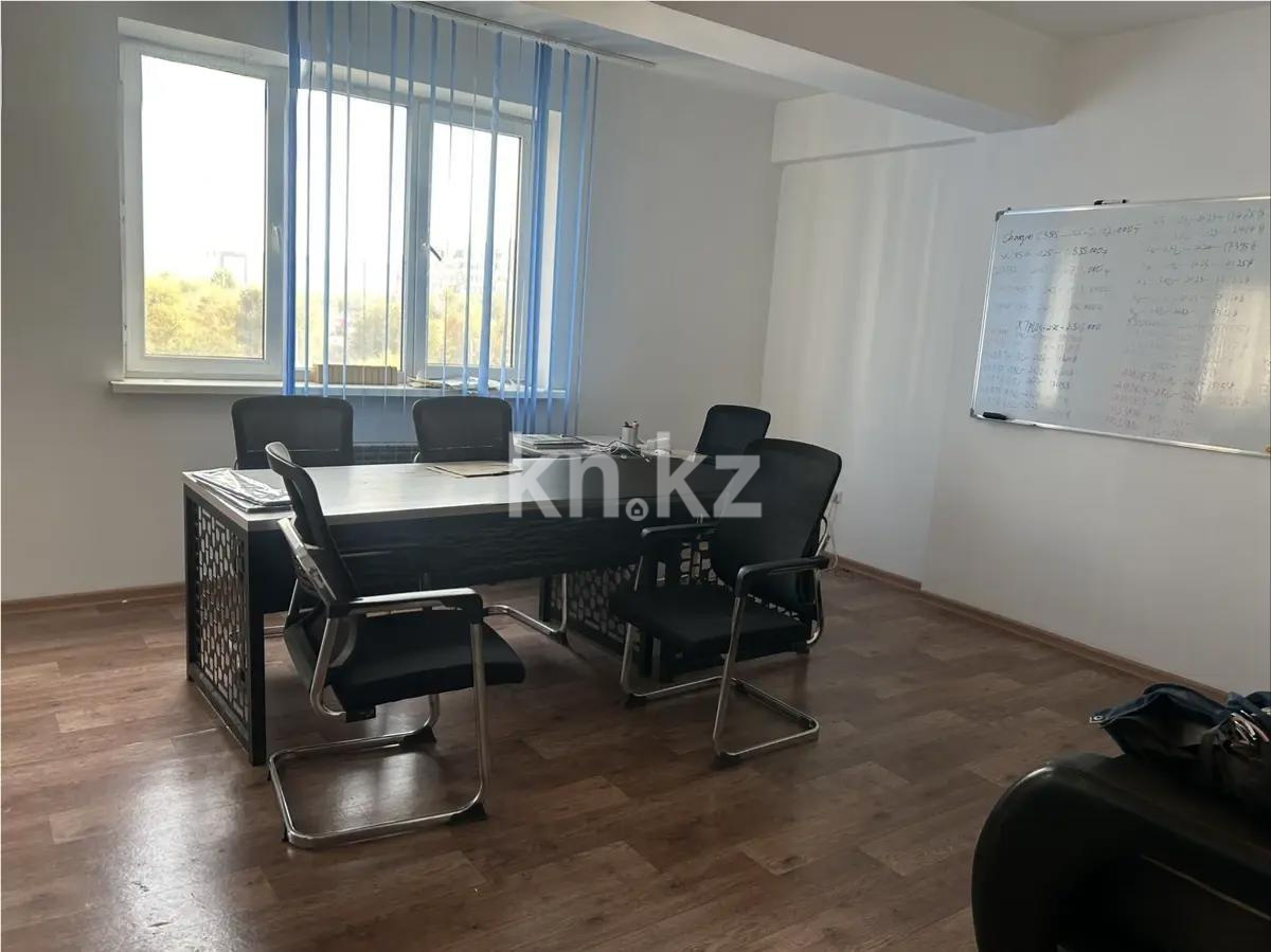 Продажа 2-комнатной квартиры, 76 м², мкр. Аксай-5, дом  3б в Алматы