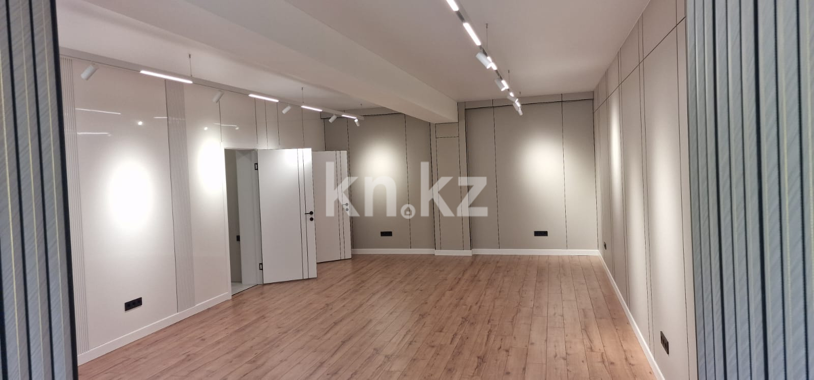 Продажа , 66.4 м², ул. Байзакова, дом  263 - Продажа офисных и торговых помещений в Алматы с фото фото 20 из 24