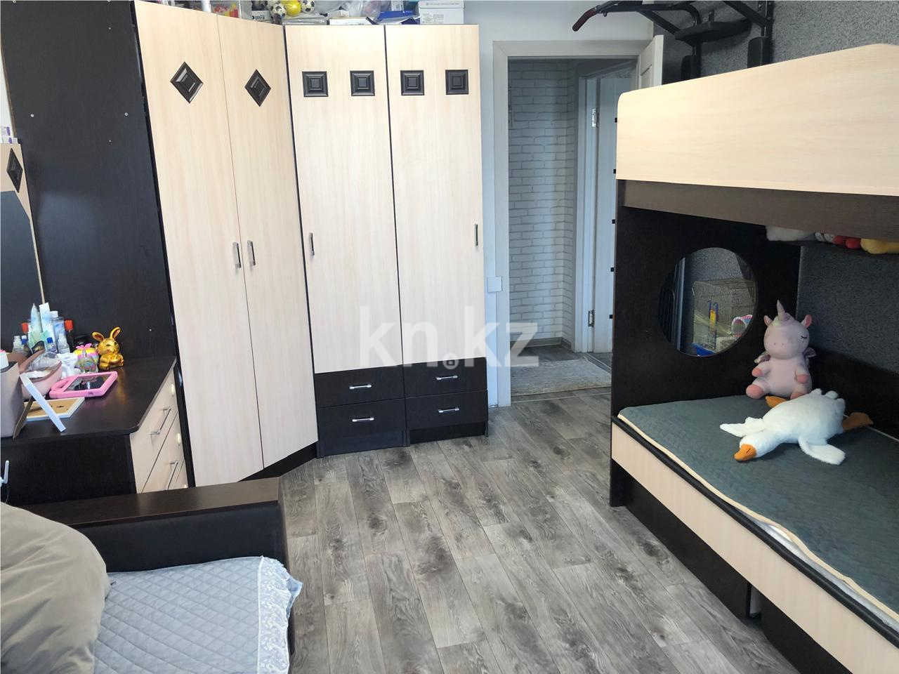 Продажа 2-комнатной квартиры, 52 м², мкр-н 15 в Караганде - фото 3