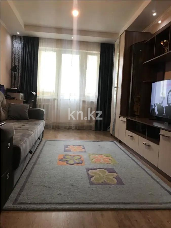 Продажа 2-комнатной квартиры, 43.5 м², мкр-н 8, дом  17 - Продажа и аренда недвижимости в Алматы фото 1 из 2