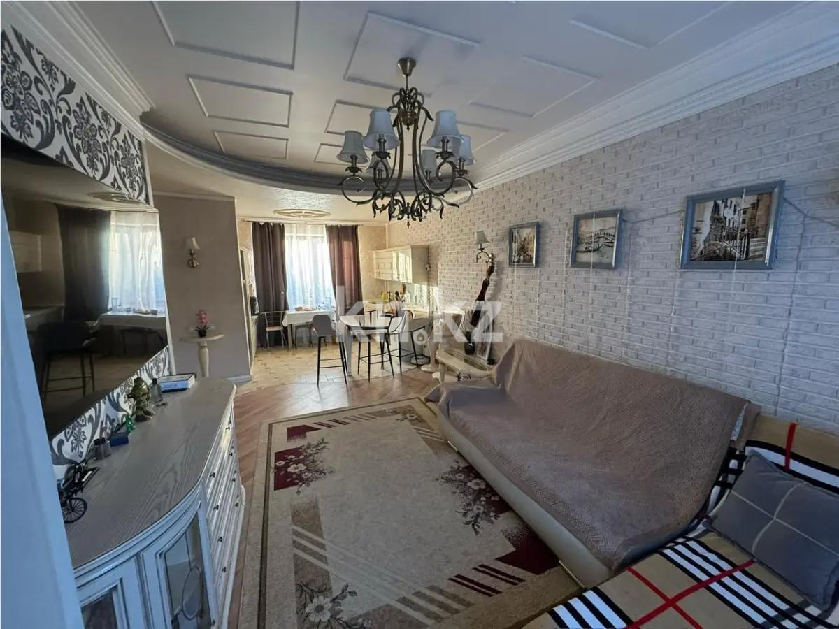 Продажа 2-комнатной квартиры, 55 м², ул. Абая, дом  3 - Продажа  двухкомнатных квартир в Караганде без посредников фото 1 из 4