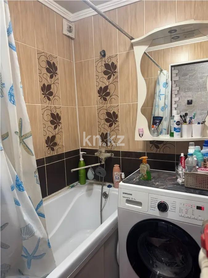 Продажа 3-комнатной квартиры, 48 м², 22 мкр., дом  18 в Караганде - фото 5