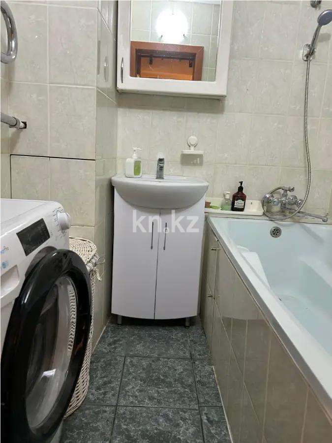 Продажа 3-комнатной квартиры, 70 м², ул. Толе би, дом  12 в Алматы - фото 4