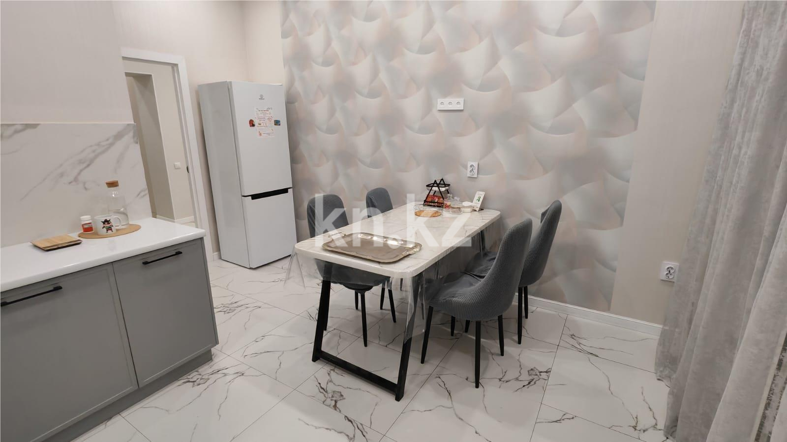Продажа 3-комнатной квартиры, 92 м², ул. Дюсембекова - Продажа  трехкомнатных квартир в Караганде фото 18 из 18