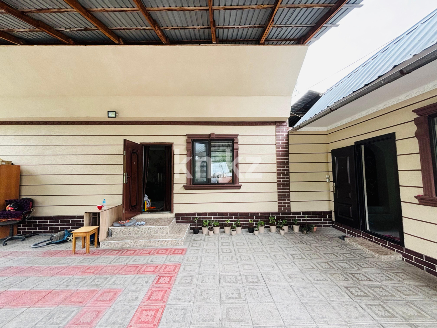 Продажа 5-комнатного дома, 75 м², ул. Бурундайская - Продажа  пятикомнатных домов, коттеджей в Алматы с фото фото 1 из 17