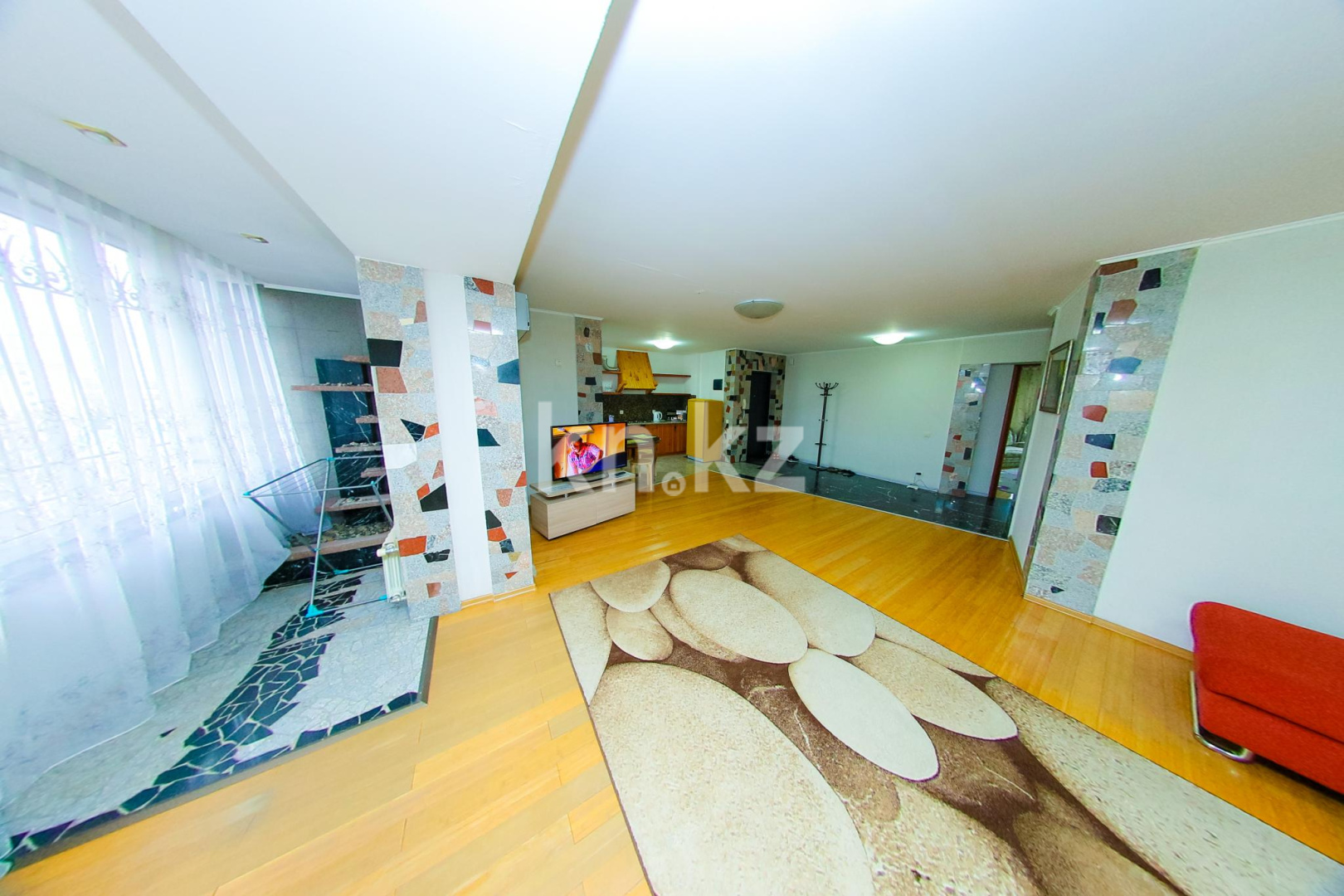 Аренда 2-комнатной квартиры посуточно, 70 м², ул. Крылова, дом  66 в Усть-Каменогорске - фото 7