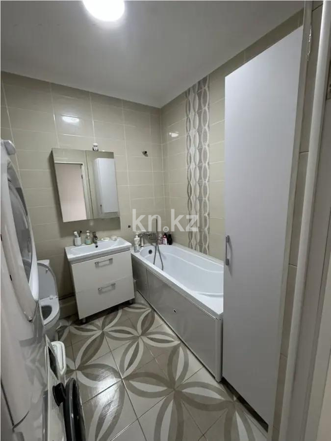 Продажа 2-комнатной квартиры, 76.3 м², мкр-н Аксай-4, дом  121 в Алматы - фото 4