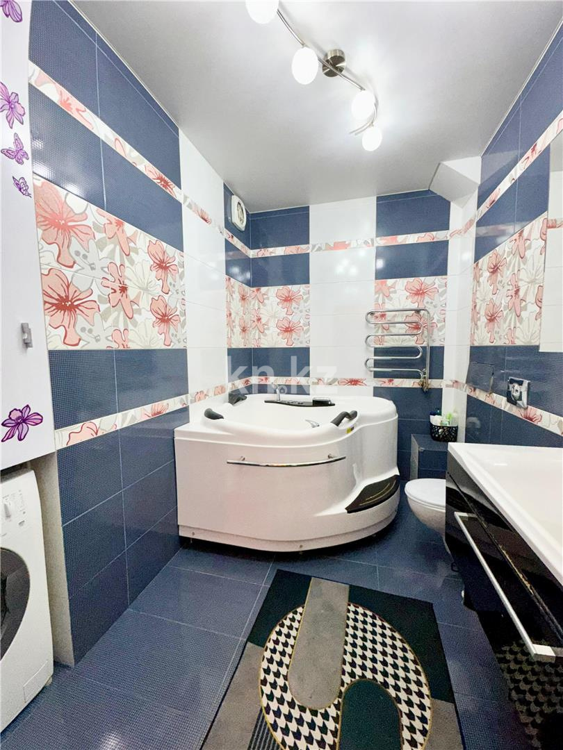 Продажа 2-комнатной квартиры, 58 м², пр. Шахтеров, дом  74 в Караганде - фото 6