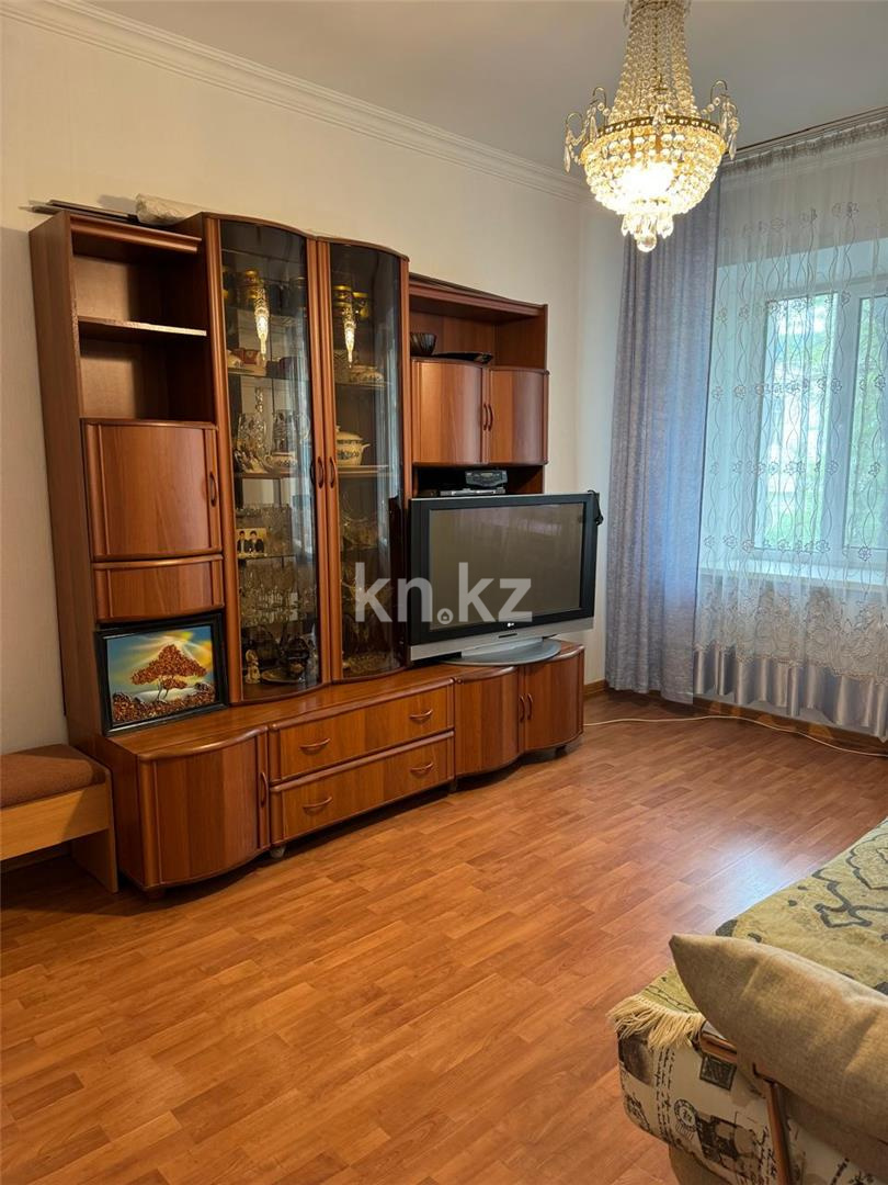 Продажа 3-комнатной квартиры, 65 м², ул. Чкалова - Продажа  трехкомнатных квартир в Караганде фото 1 из 12