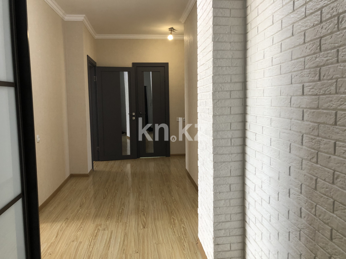 Продажа 3-комнатной квартиры, 93 м², пр. Шахтеров, дом  31а - Продажа земельных участков в Уральске фото 1 из 17