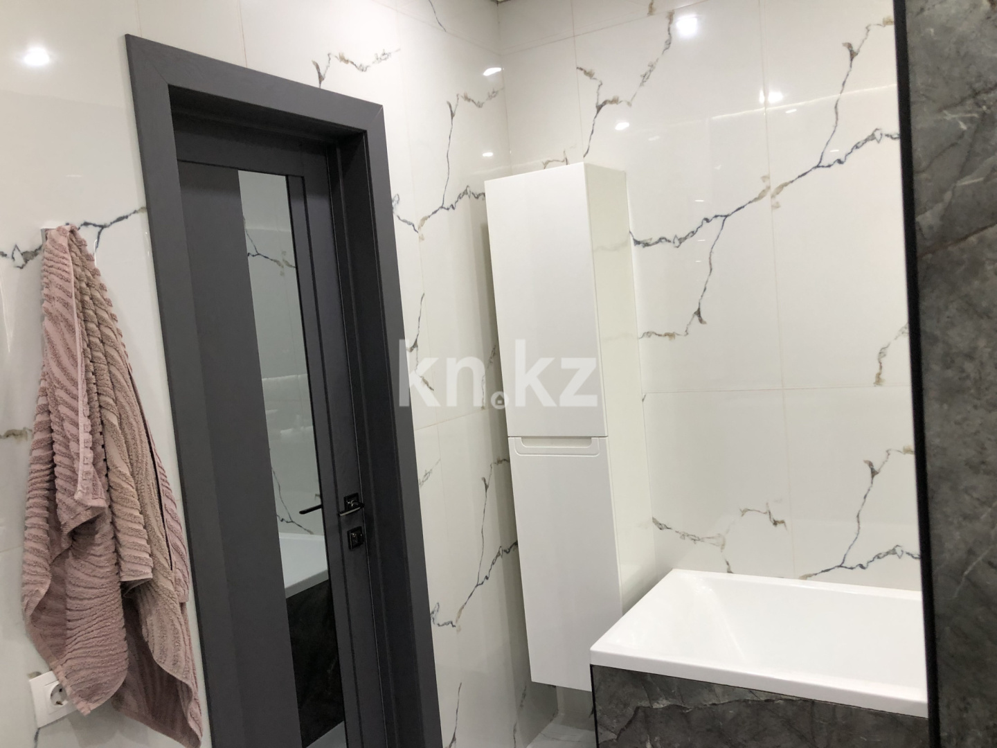 Продажа 3-комнатной квартиры, 93 м², пр. Шахтеров, дом  31а - Продажа земельных участков в Уральске фото 15 из 17