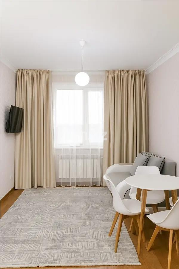 Продажа 1-комнатной квартиры, 38 м², ул. Иманбаевой, дом  10 - Продажа однокомнатных квартир без посредников в Астане фото 1 из 4