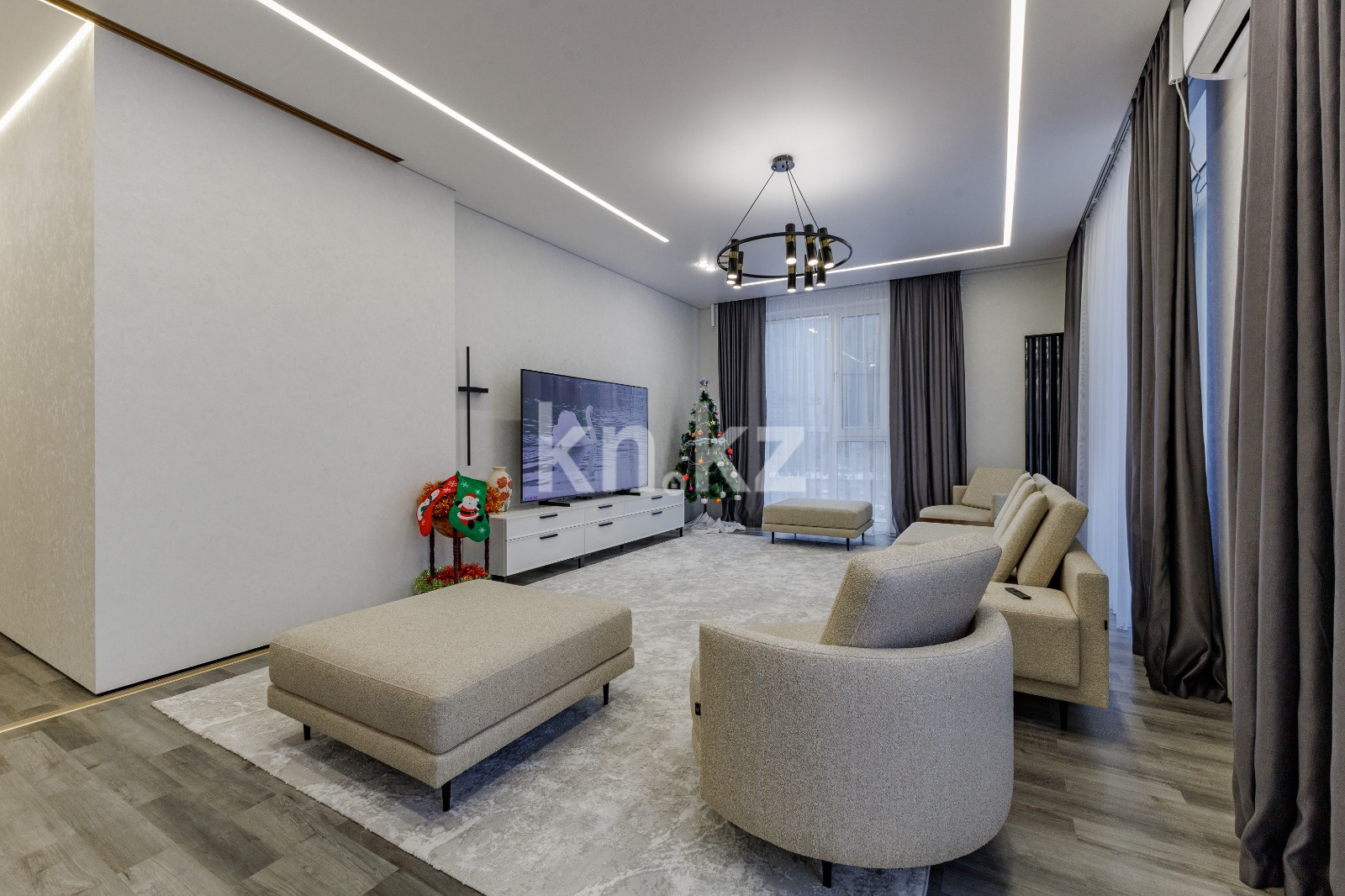 Продажа 4-комнатной квартиры, 145 м², пр. Тауелсыздык, дом  56/1 - Продажа квартир в Астане фото 1 из 14