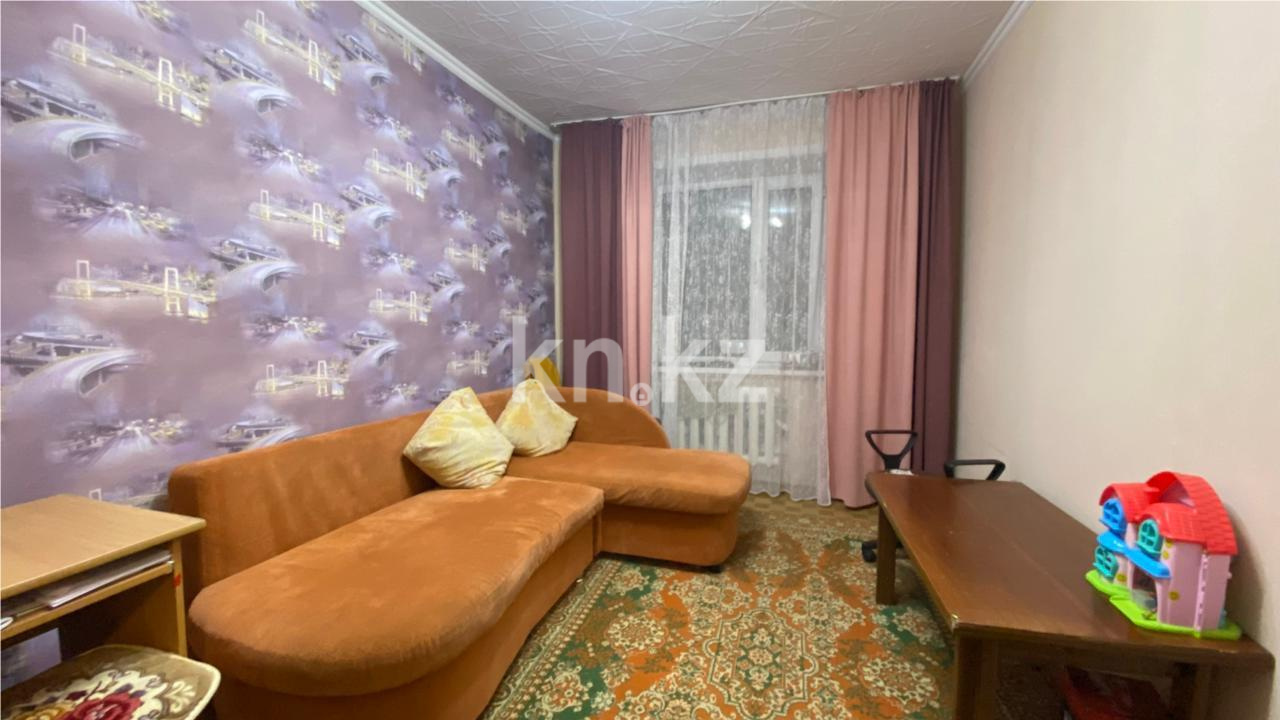 Продажа 3-комнатной квартиры, 63 м², мкр-н Гульдер-1 - Продажа квартир в Караганде фото 3 из 13