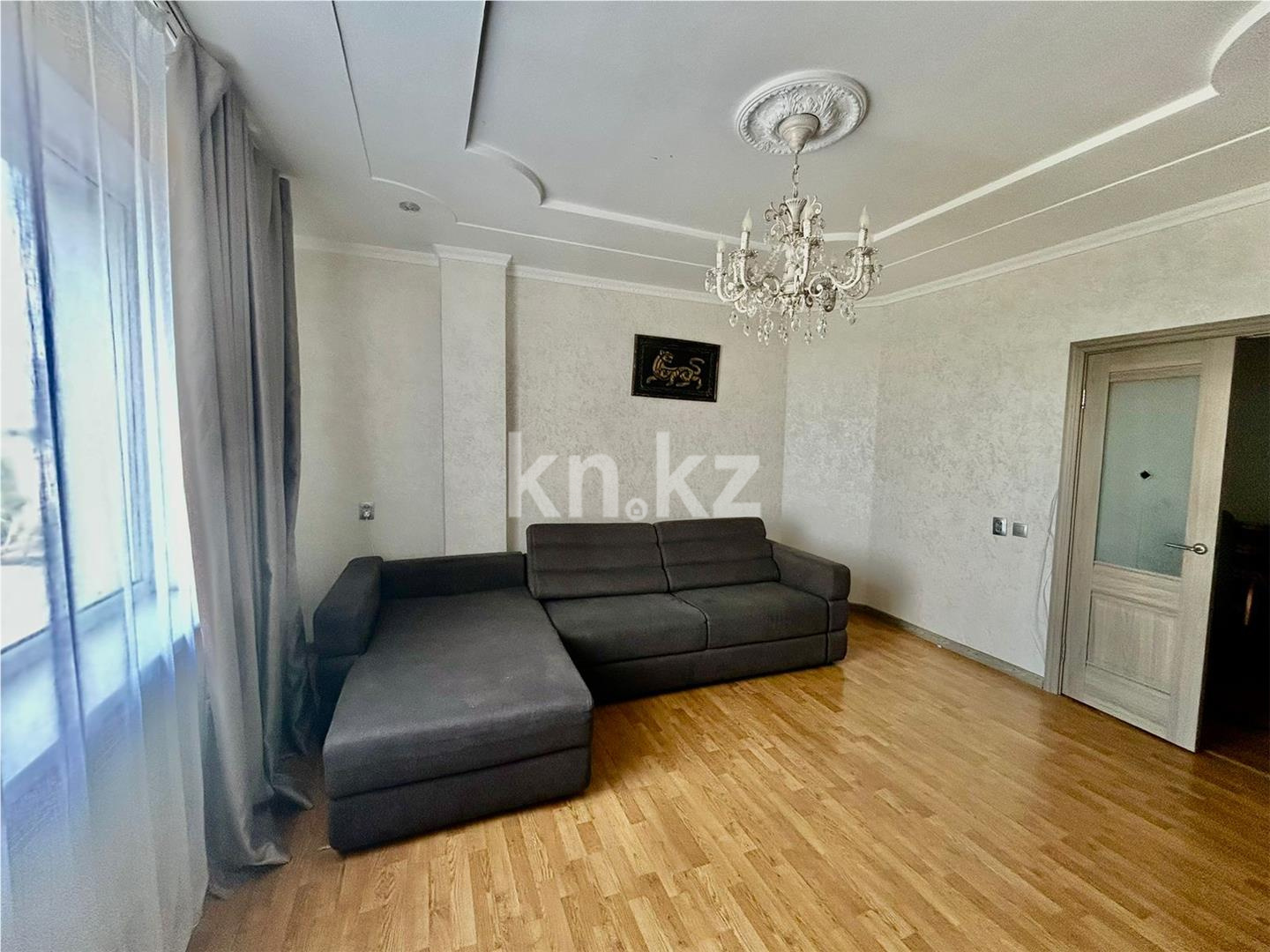 Продажа 2-комнатной квартиры, 65 м², пр. Шахтеров - Продажа квартир в Караганде фото 2 из 17