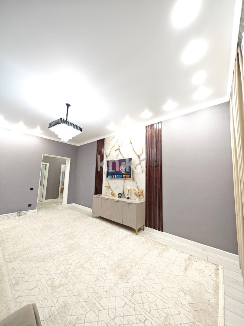 Продажа 3-комнатной квартиры, 82 м², ул. Муканова, дом  43/21 - Продажа квартир в Караганде фото 1 из 17