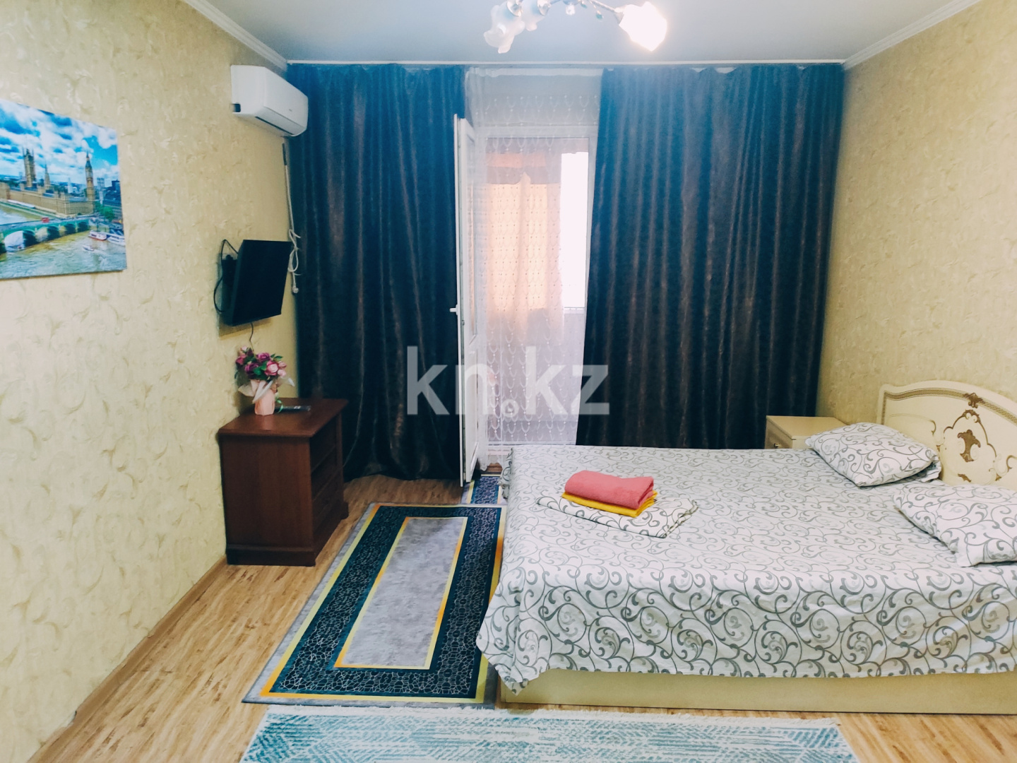 Аренда 1-комнатной квартиры посуточно, 45 м², мкр-н Аксай-1а, дом  26а - ул. Момышулы - Аренда квартиры посуточно в Алматы фото 1 из 5