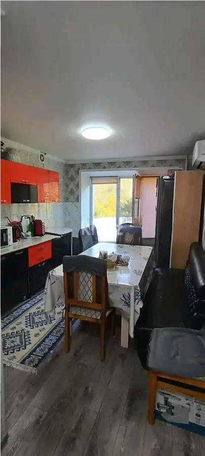 Продажа 5-комнатной квартиры, 100 м², ул. Лободы, дом  46 - Продажа  пятикомнатных квартир в Караганде без посредников фото 1 из 2