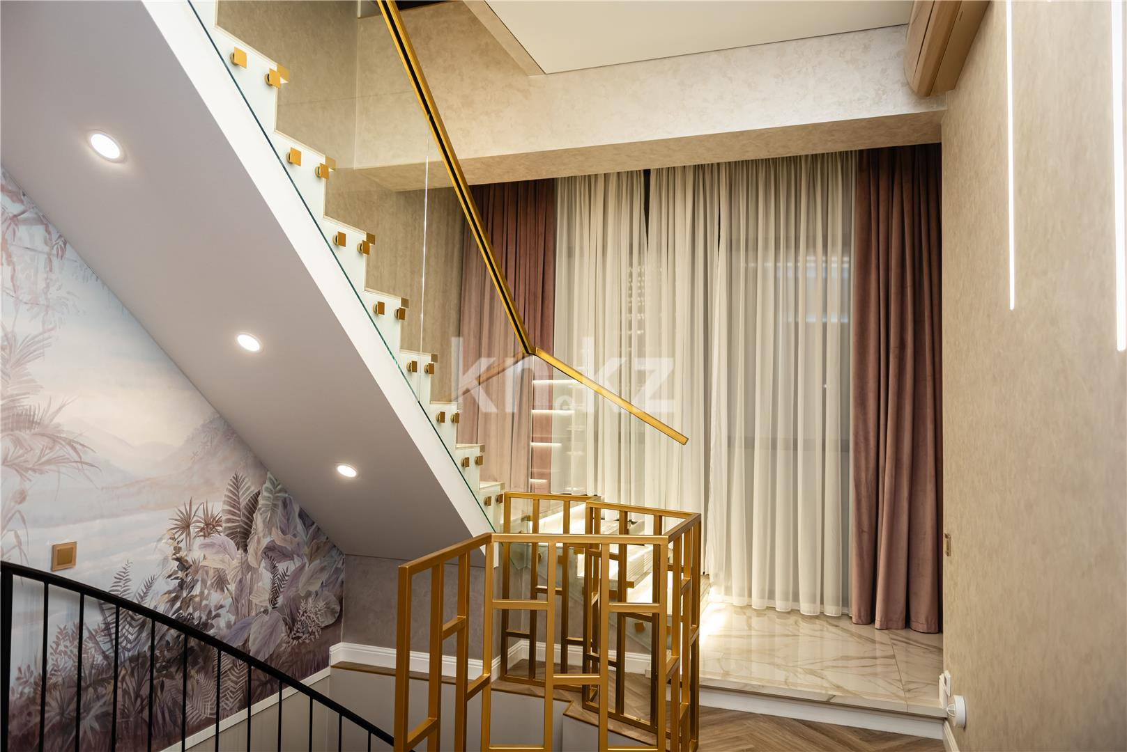 Продажа 6-комнатной квартиры, 345 м², ул. Муканова, дом  53 - Продажа  пятикомнатных квартир в Караганде фото 39 из 58