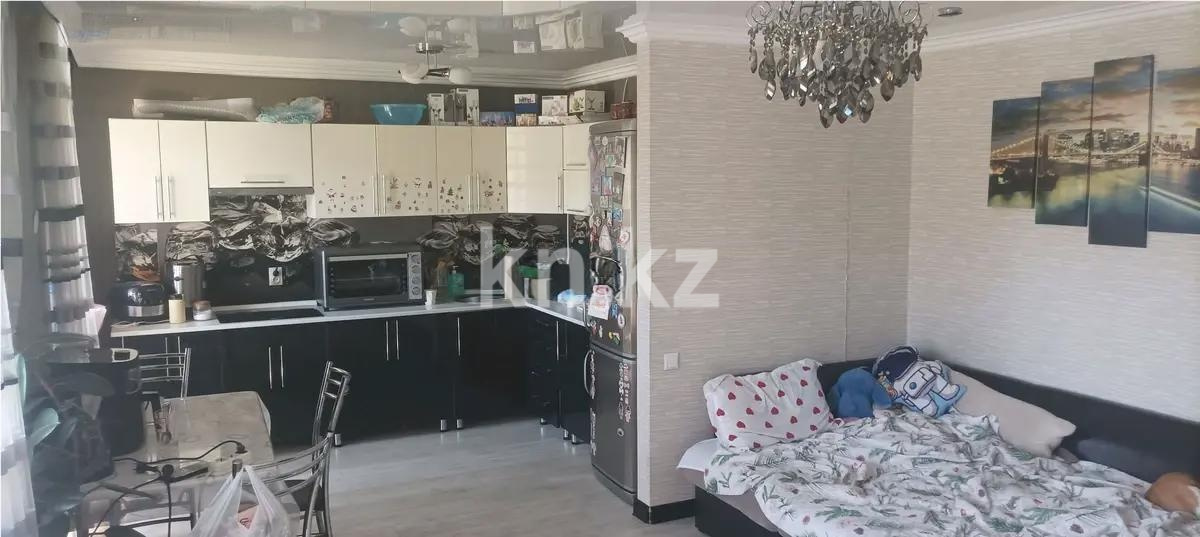 Продажа 3-комнатной квартиры, 60 м² - Продажа трехкомнатных квартир от собственников в Караганде - страница 2 фото 1 из 2