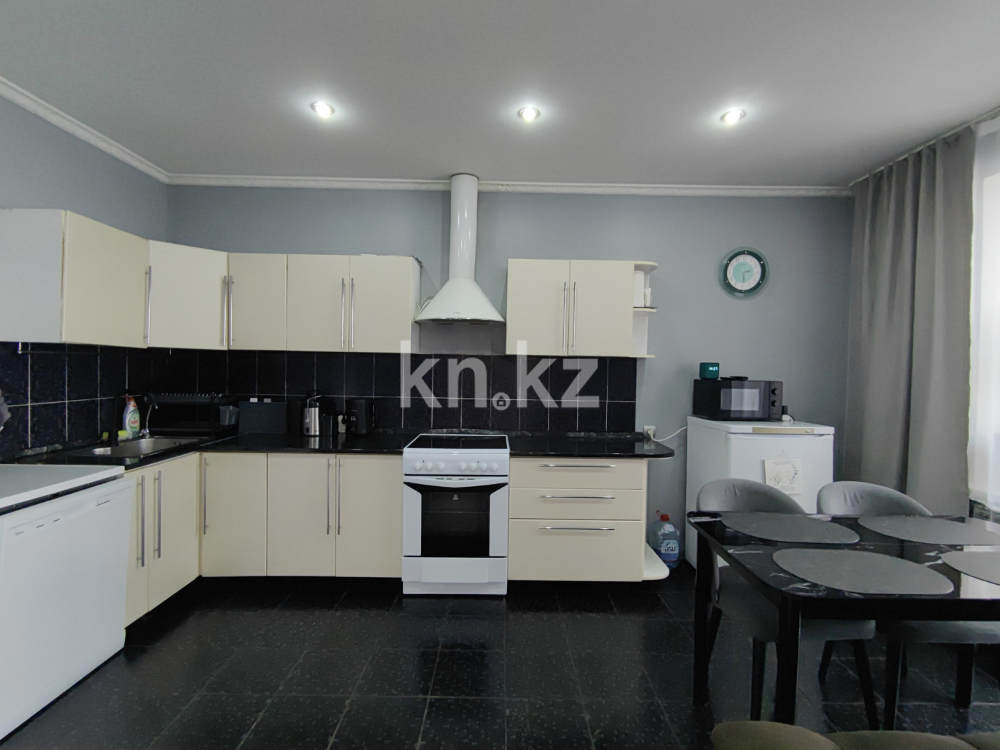 Продажа 4-комнатной квартиры, 122 м², пр. Республики, дом  40 - Продажа  четырехкомнатных квартир в Караганде фото 17 из 32