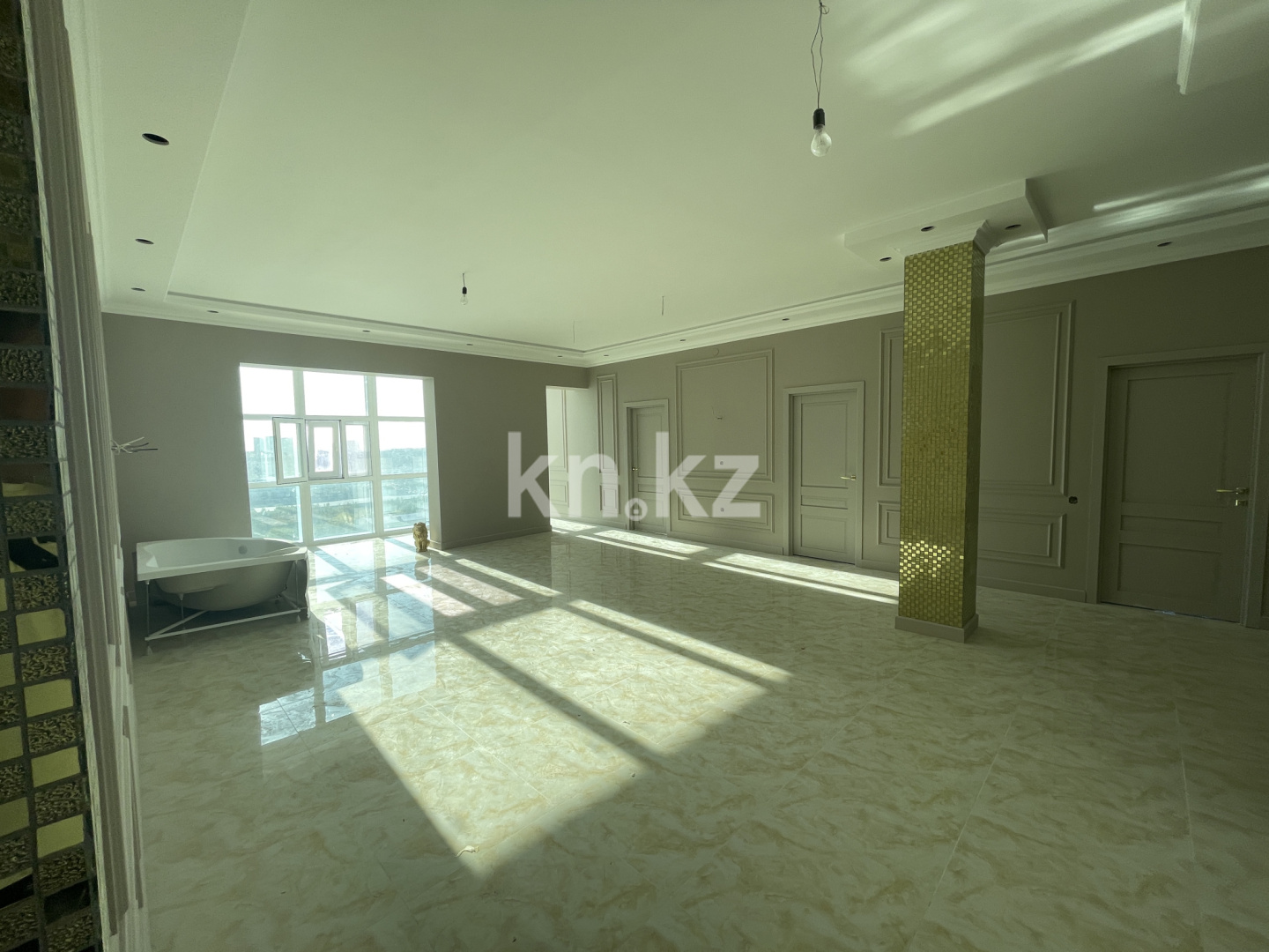 Продажа 4-комнатной квартиры, 142 м², ул. Желтоксан, дом  2/1 в Астане - фото 2