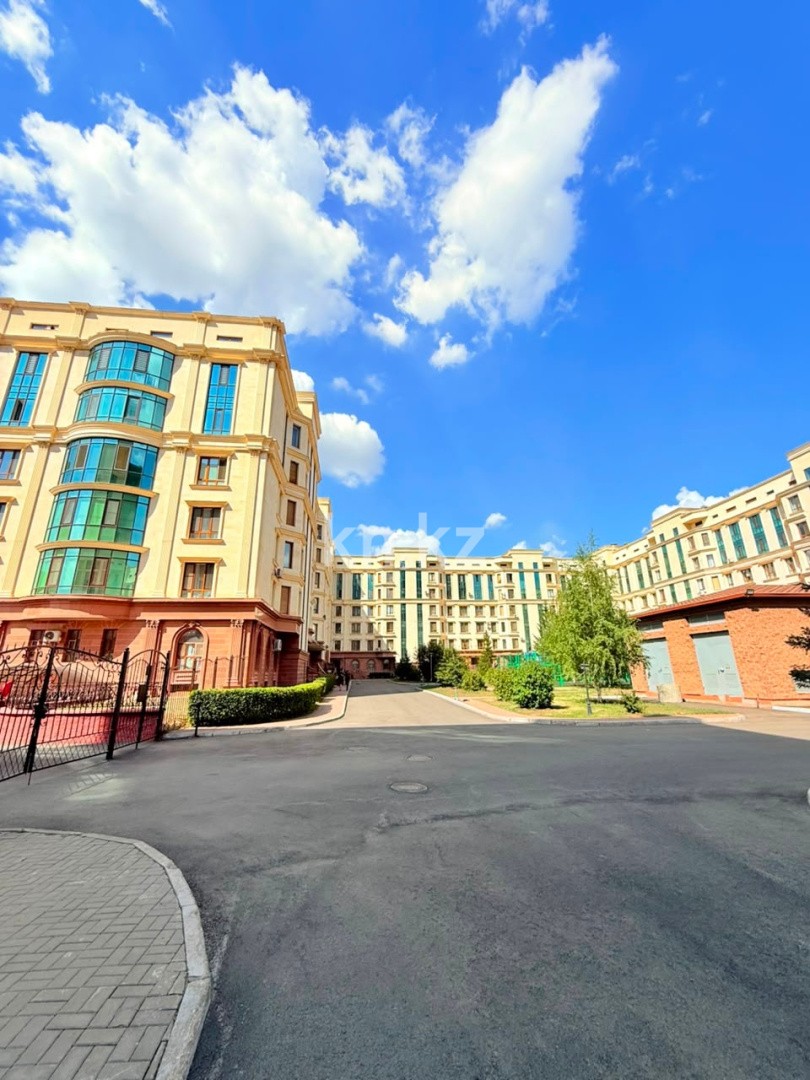 Продажа 5-комнатной квартиры, 300 м² - Продажа пятикомнатных и более квартир в Астане фото 1 из 40
