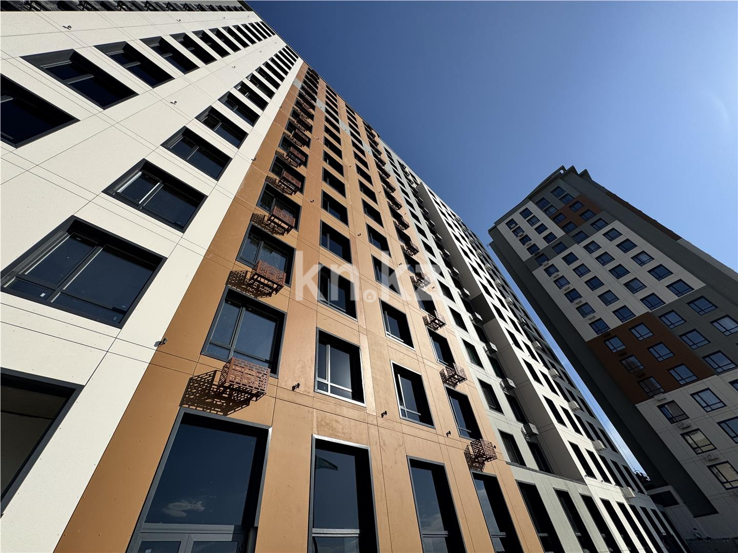 Продажа 2-комнатной квартиры, 63 м², пр. Республики, дом  23/2 - Аренда офисных и торговых помещений в Атырау фото 18 из 19