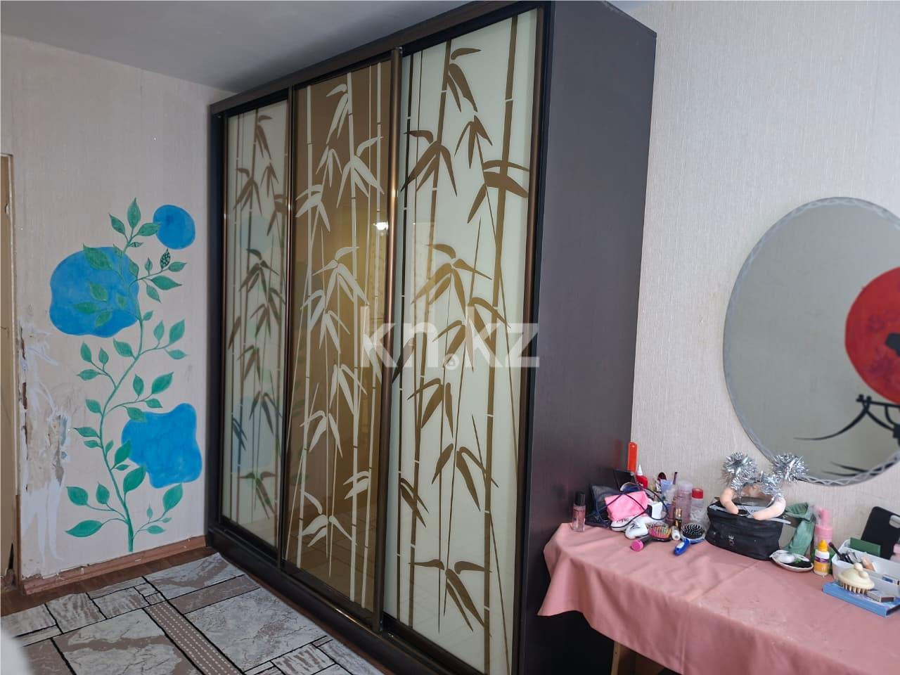 Продажа 3-комнатной квартиры, 58 м², ул. Мустафина - Продажа квартир в Караганде фото 1 из 9