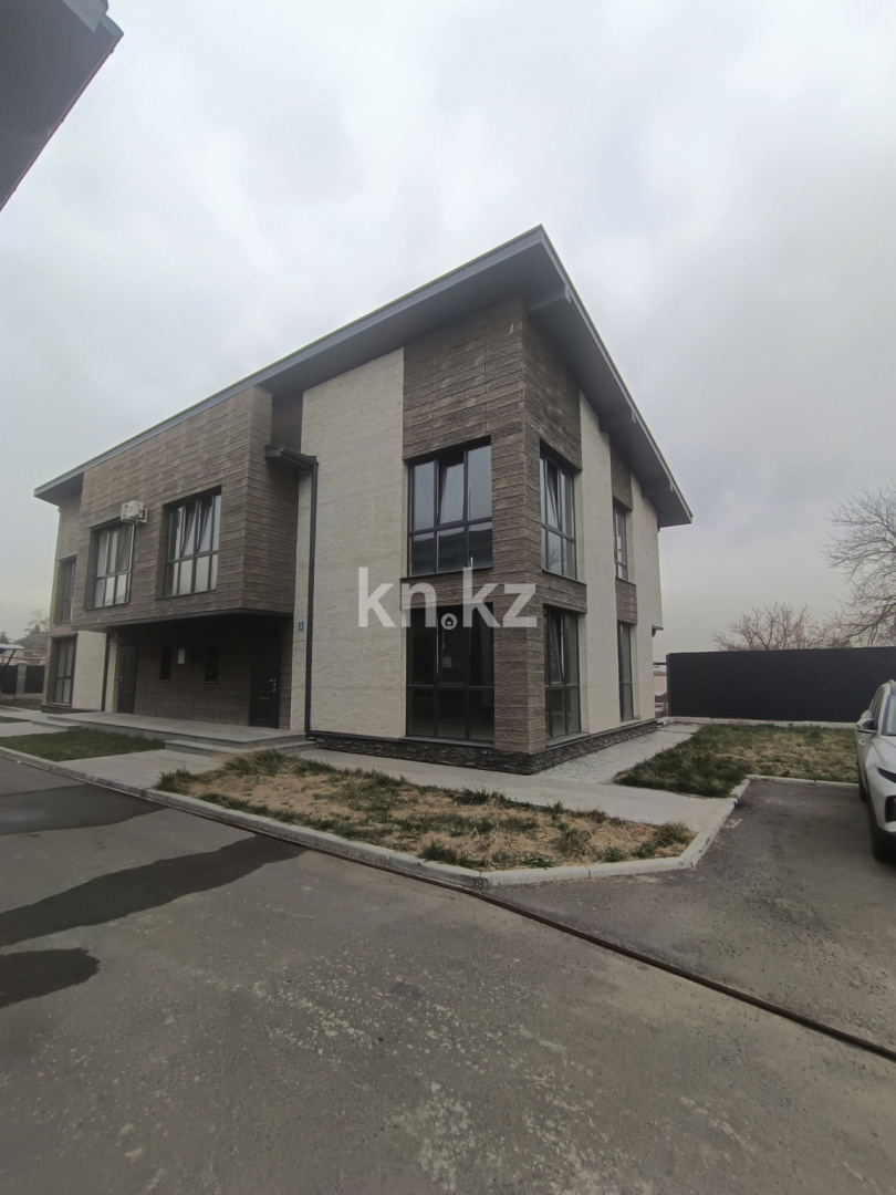 Продажа 6-комнатного дома, 320 м², ул. Мангистауская - Продажа домов, коттеджей в Алматы фото 1 из 16