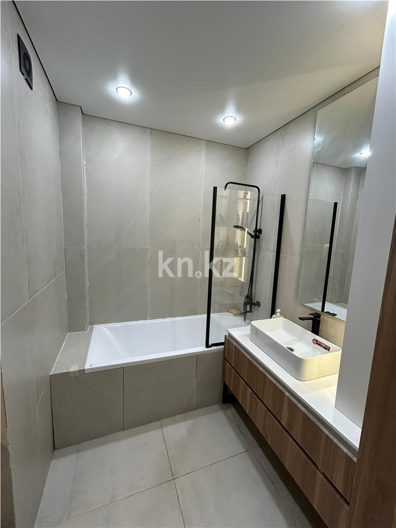 Продажа 3-комнатной квартиры, 83 м², ул. Муканова - Продажа  трехкомнатных квартир в Караганде фото 10 из 15