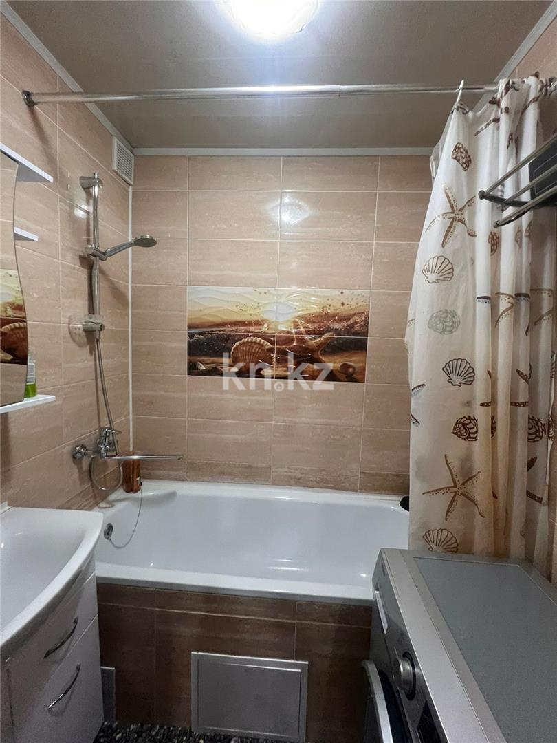 Продажа 2-комнатной квартиры, 53 м², мкр-н Голубые Пруды, дом  15 в Караганде - фото 10