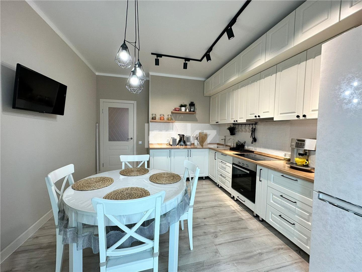 Продажа 3-комнатной квартиры, 88 м², мкр-н Степной-2, дом  14/1 в Караганде - фото 2