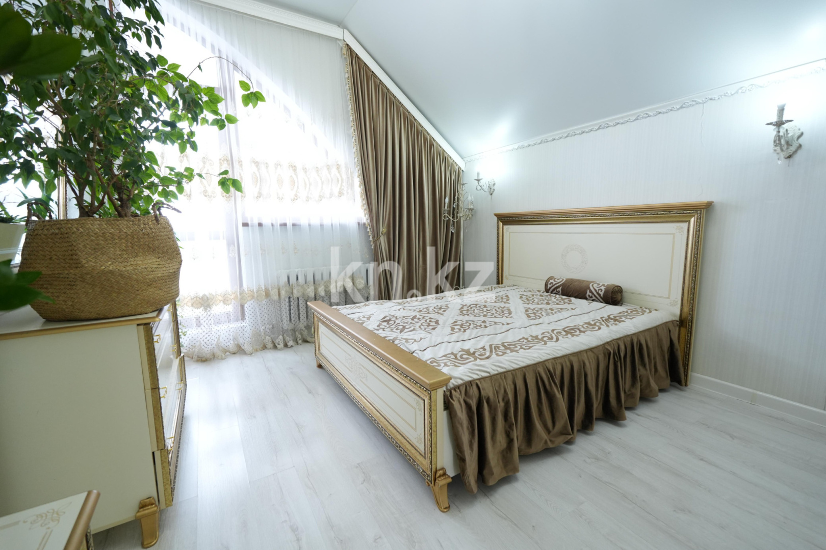 Продажа 5-комнатной квартиры, 188 м² - Недвижимость в Актобе фото 4 из 26