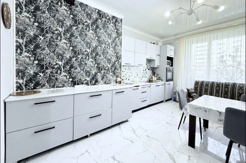 Аренда 2-комнатной квартиры, 98 м² в Астане