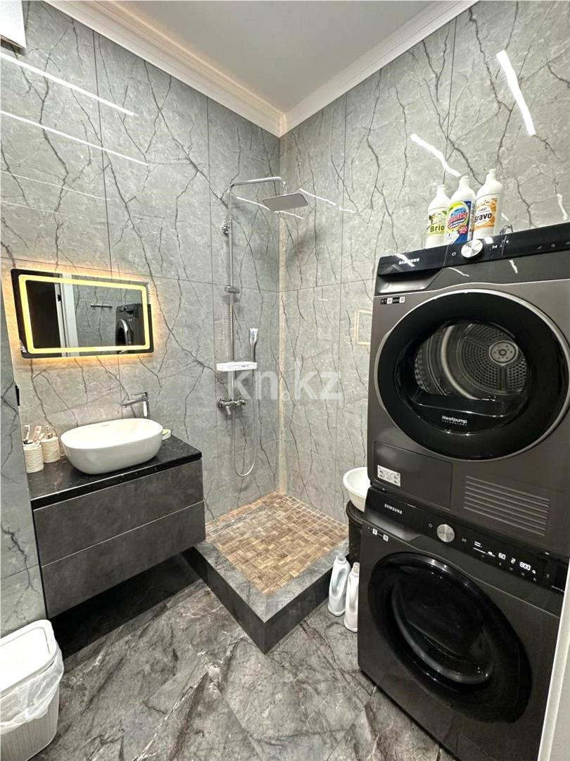 Продажа 3-комнатной квартиры, 97 м², ул. Муканова в Караганде - фото 10