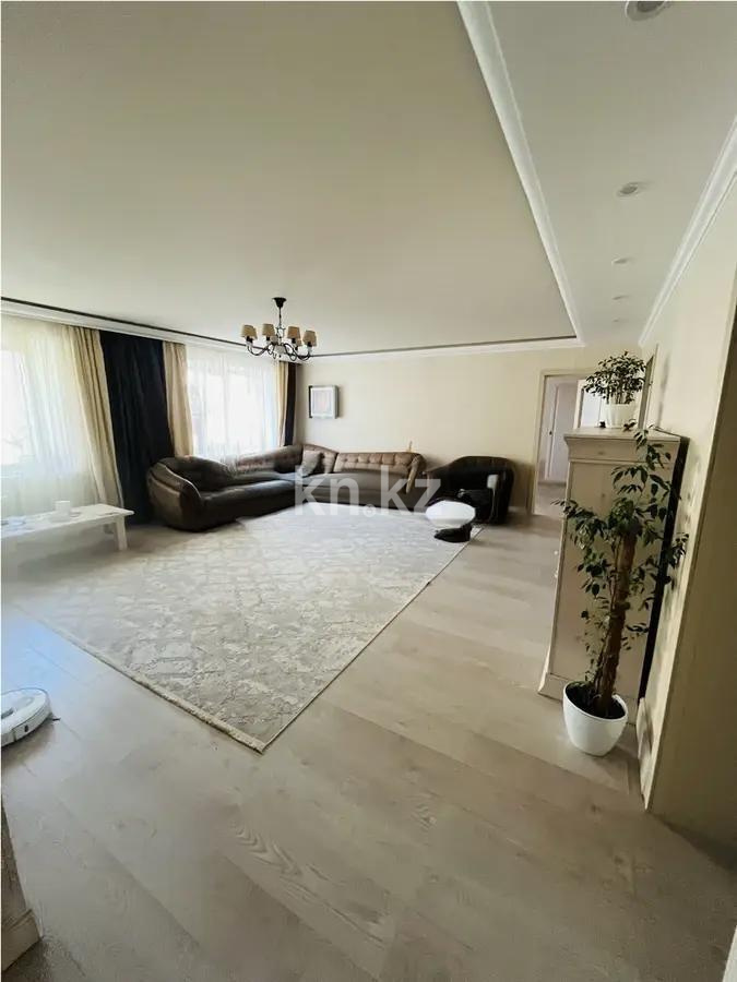 Продажа 4-комнатной квартиры, 130 м² в Астане