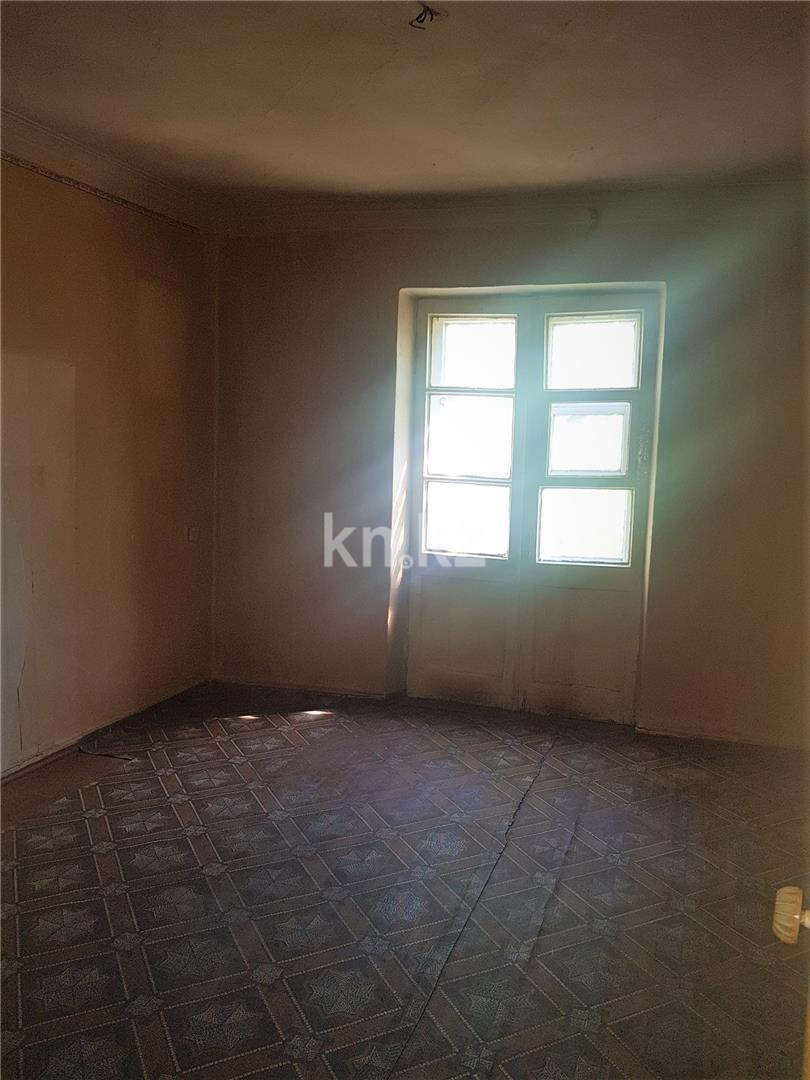 Продажа 3-комнатной квартиры, 76 м², ул. Абая, дом  54 - Продажа  трехкомнатных квартир в Караганде фото 1 из 8