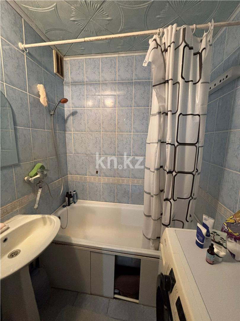 Продажа 3-комнатной квартиры, 63 м², ул. Гапеева, дом  8 в Караганде - фото 8