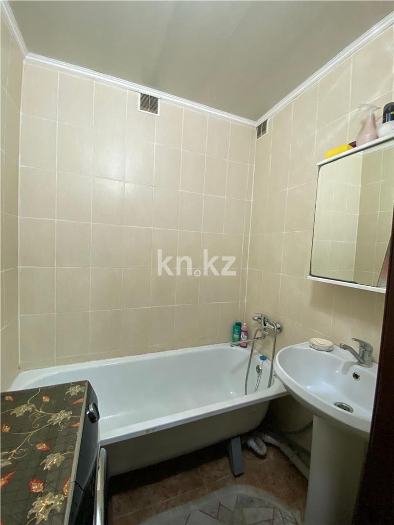 Продажа 4-комнатной квартиры, 71 м² - Продажа четырехкомнатных квартир в кирпичном доме в Караганде - страница 4 фото 9 из 13