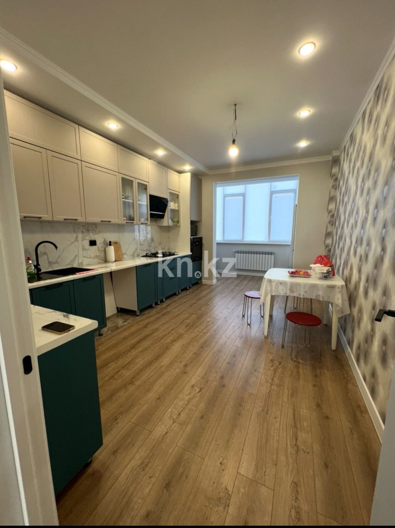 Продажа 3-комнатной квартиры, 100 м², ул. Ескалиева, дом  149 - Продажа и аренда недвижимости в Уральске фото 2 из 11