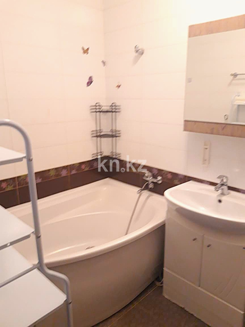 Продажа 3-комнатной квартиры, 90 м², ул. Сейфуллина в Астане - фото 15